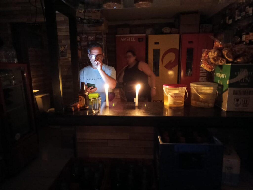 Quando a luz se apaga, a Vila Rica acende Estórias.