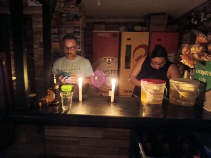 Quando a luz se apaga, a Vila Rica acende Estórias.